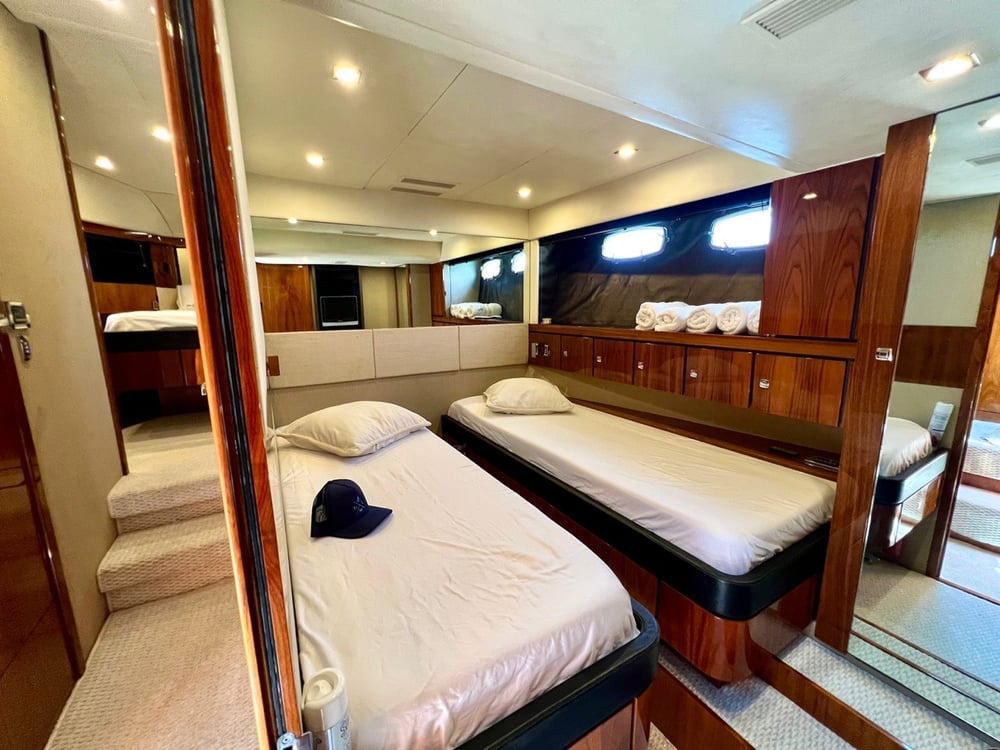 Baia Norte │Fairline 550 Fly  │15 Pessoas │