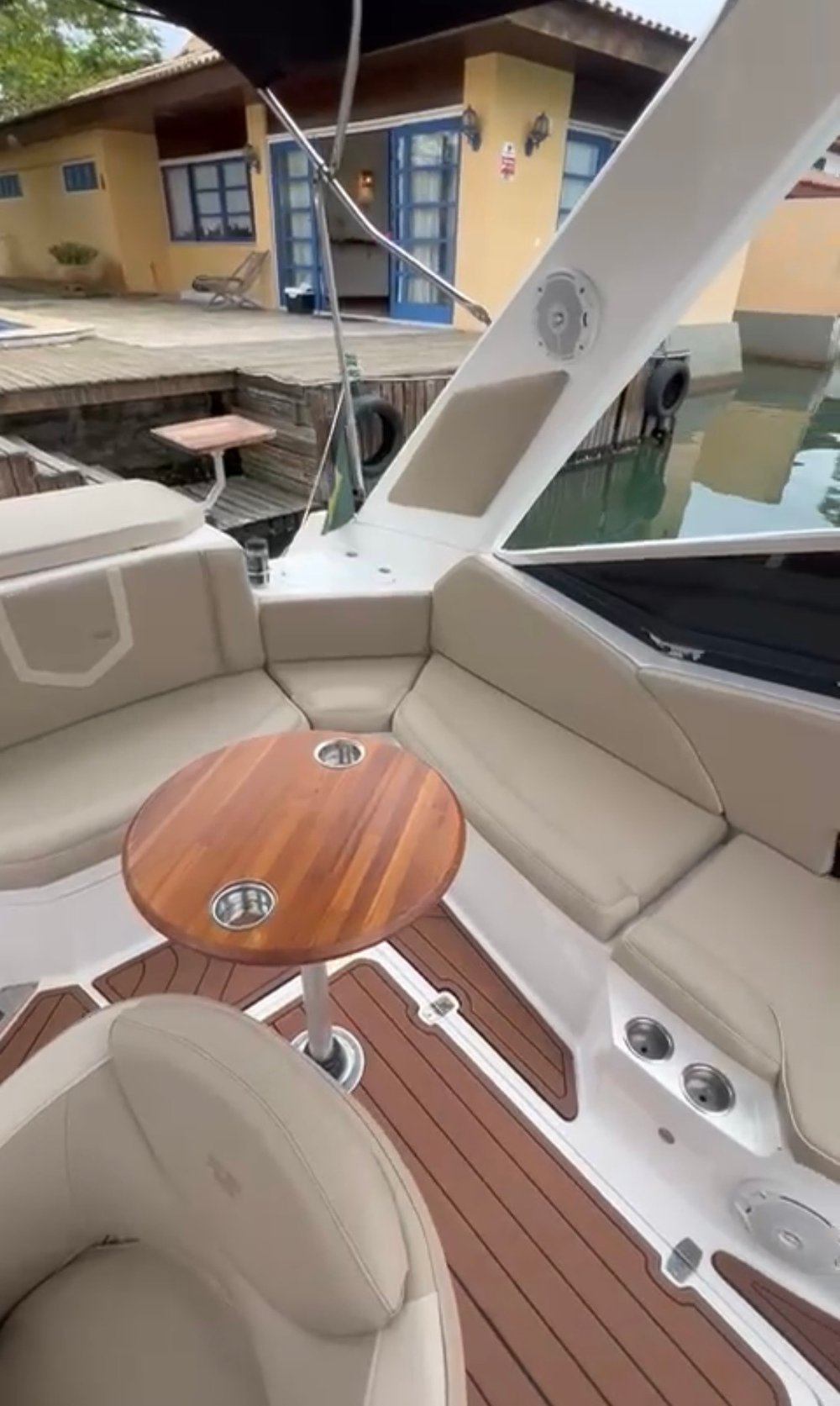 Passeio de Lancha em Arraial do Cabo e Cabo Frio