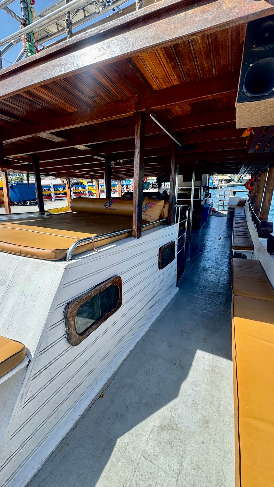 Passeio de Barco Arraial do Cabo | Super Flor