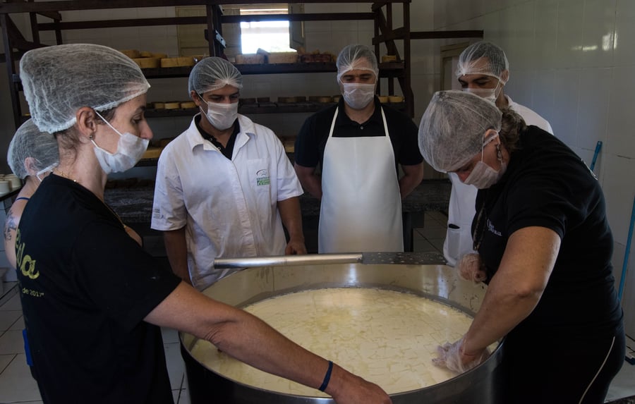 Turismo Rural - Visita guiada a queijaria Inconfidentes em Cachoeira do Campo