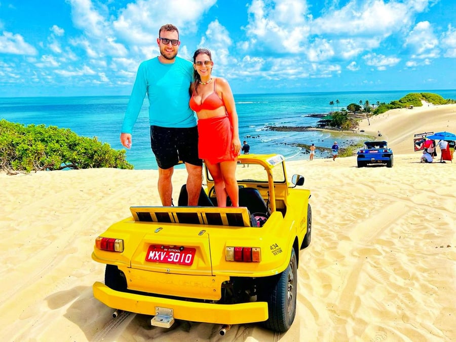 Passeio de Buggy em Pipa: Aventura Pelo Litoral Sul ou Norte – Qual Escolher?