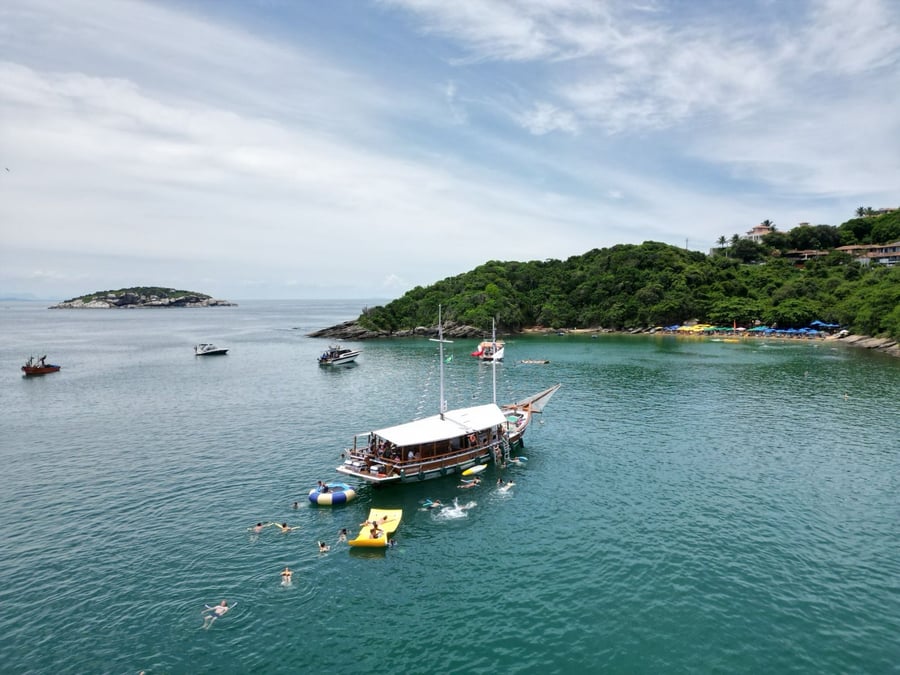 Mergulhe em aguas cristalinas