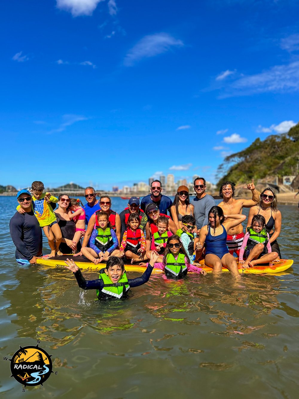 Passeio de caiaque para crianças