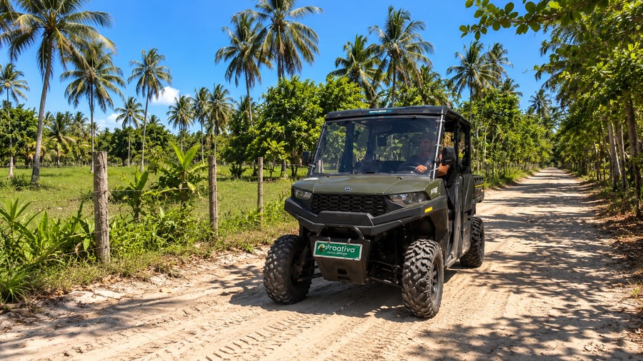 Passeio de UTV em Boipeba pelo roteiro Ecológico 1, entre estradas de areia e paisagens naturais da ilha.