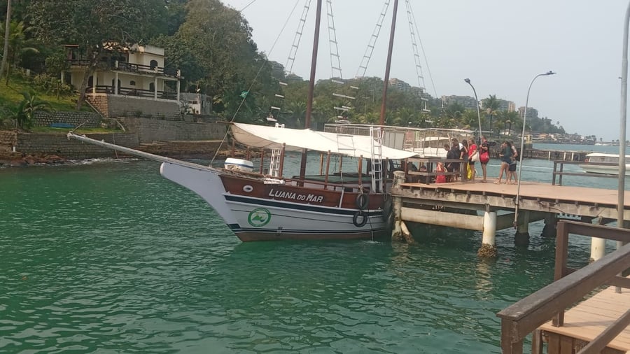 Venha conosco navegar e mergulhar nas praias de Ilha Grande!
