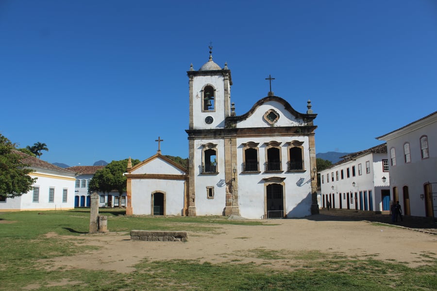 Igreja de Santa Rita - Ponto de Encontro e cartao postal da cidade de Paraty