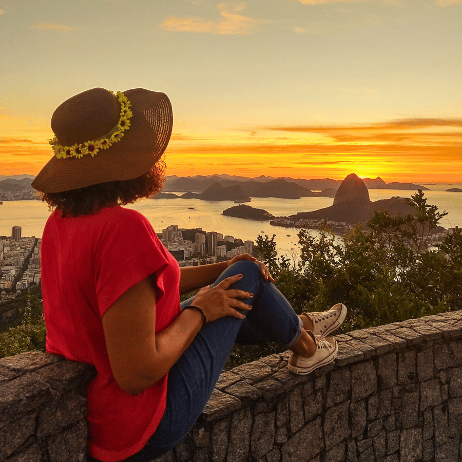 Desfrute do Mirante Dona Marta, Cristo Redentor e Escadaria Selaron em um tour único com fotografias profissionais e total conforto.