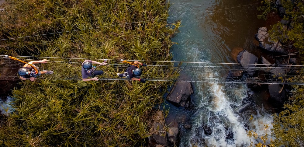 Acople O Jogo De Jogos Do Tiro Ao Visitar Um Parque De Diversões Imagem de  Stock - Imagem de jogar, amor: 41250443