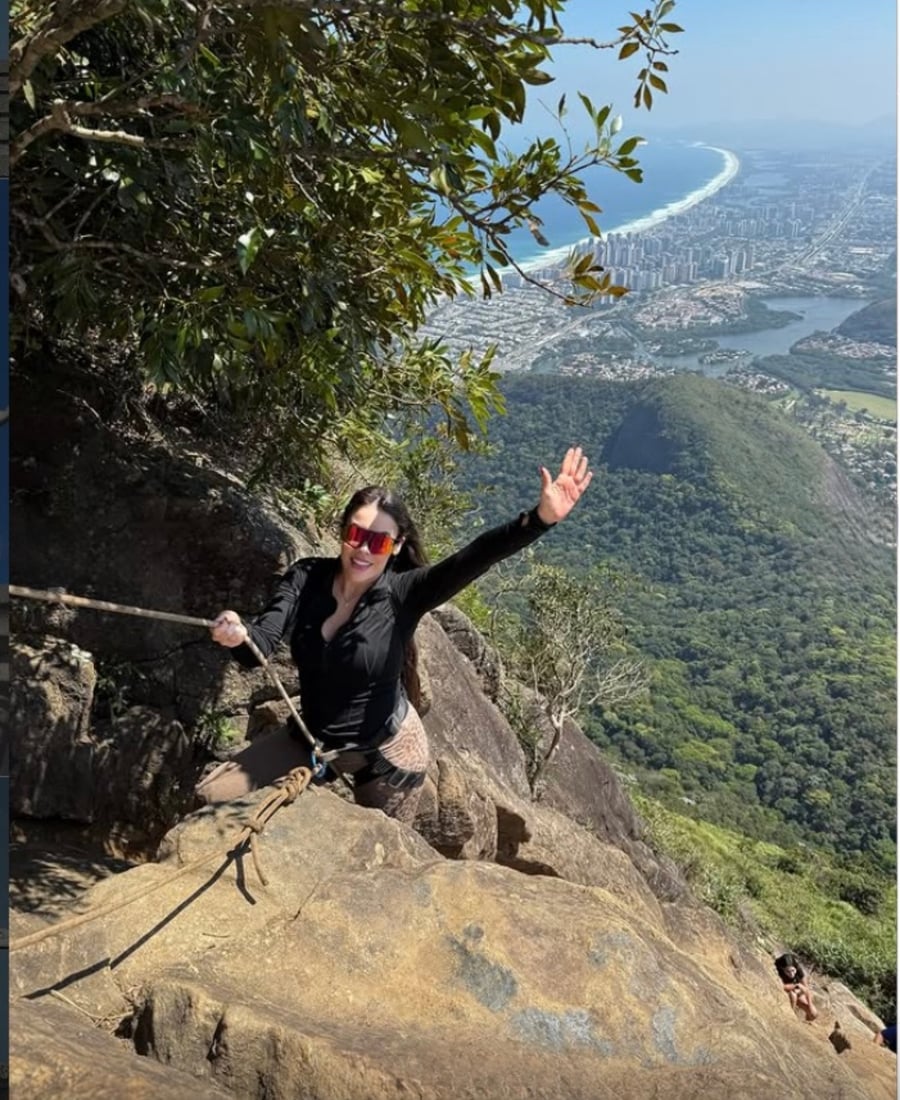 Ensaio fotográfico na Pedra da Gávea com vista para praias, montanhas e oceano