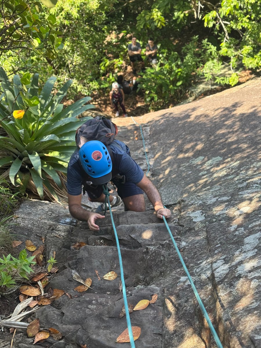 SUBIDA DO PÃO DE AÇUCAR PELO COSTÃO 