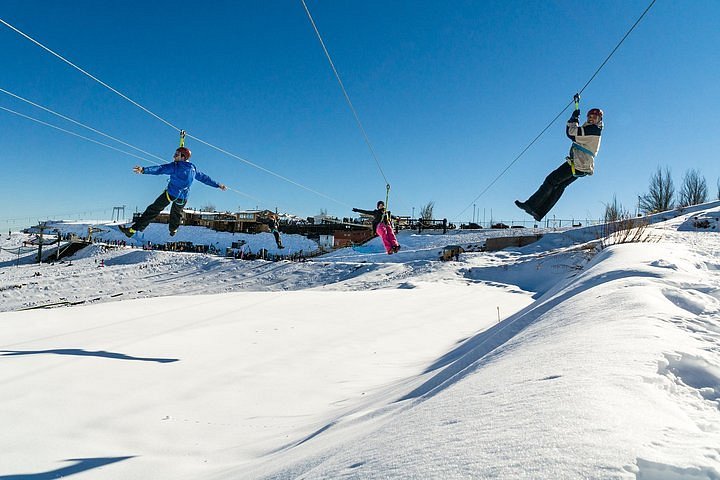 Atividades de esqui e snowboard em Farellones