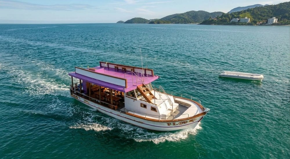 Passeio de Barco Exclusivo em Arraial do Cabo