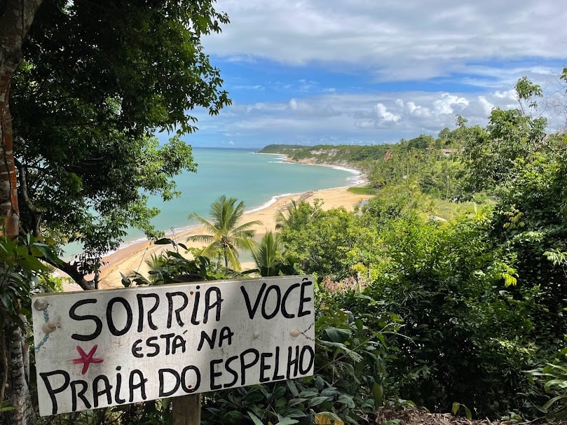 Praia do Espelho: Descubra o paraíso escondido na Bahia.