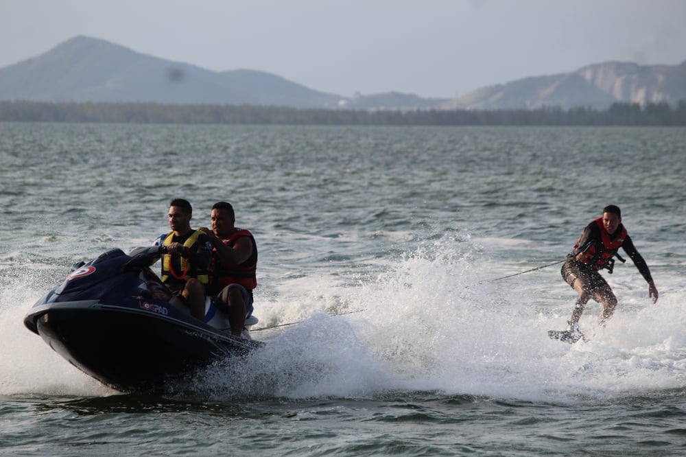 MOTO AQUÁTICA (JETSKI)