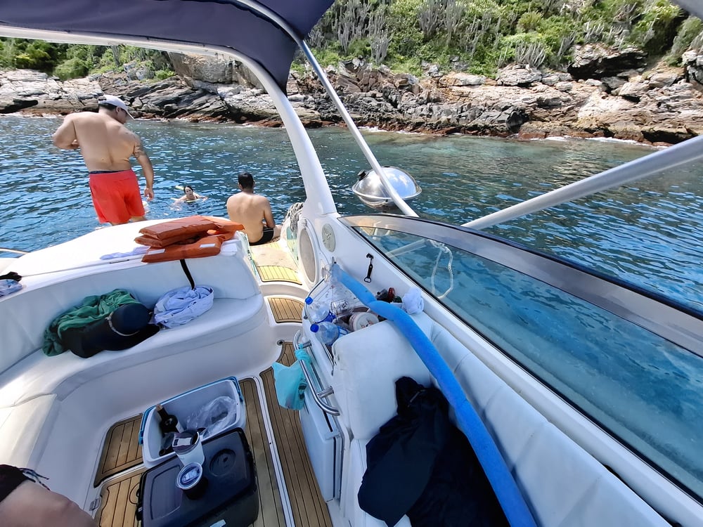 Passeio de Lancha em Arraial do Cabo e Cabo Frio
