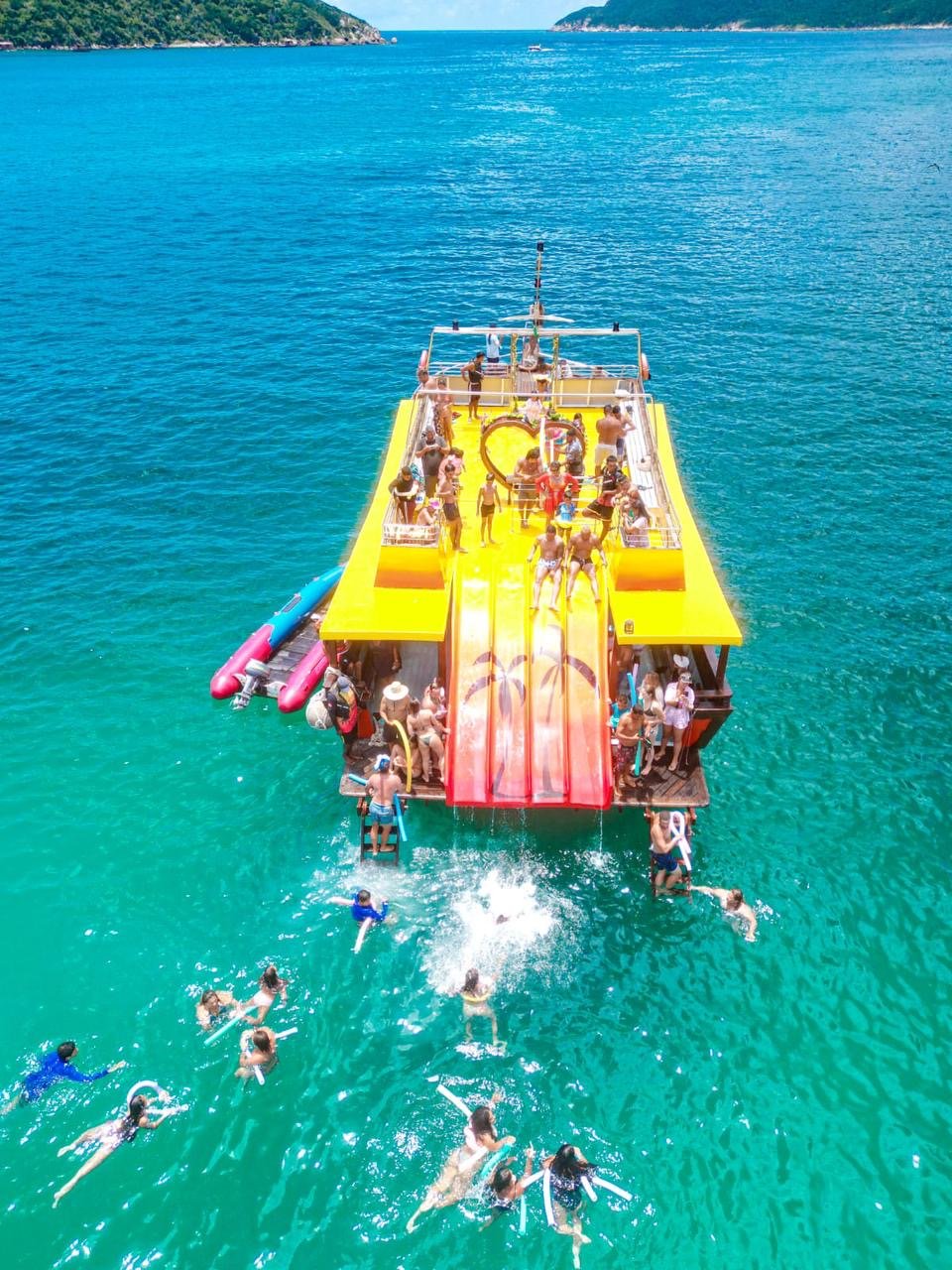 Maravilhoso passeio de Barco em Arraial do Cabo