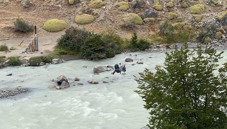 Segunda travessia de tirolesa pelo Rio Túnel