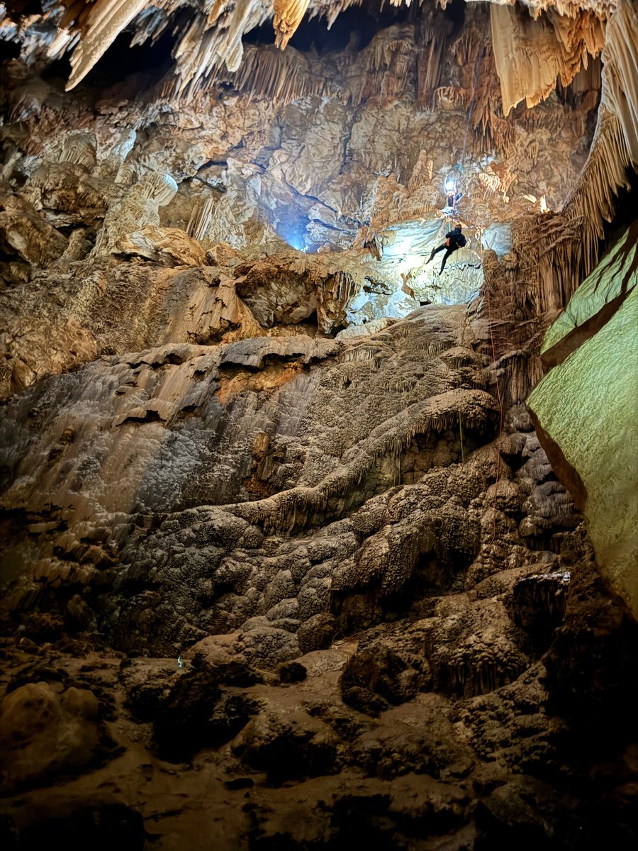 RAPEL NA CAVERNA DO DIABO visual fantástico
