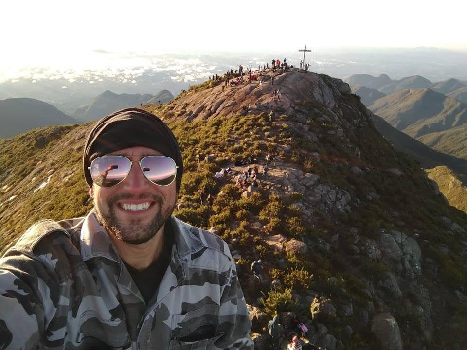 Pico da Bandeira com a Radical