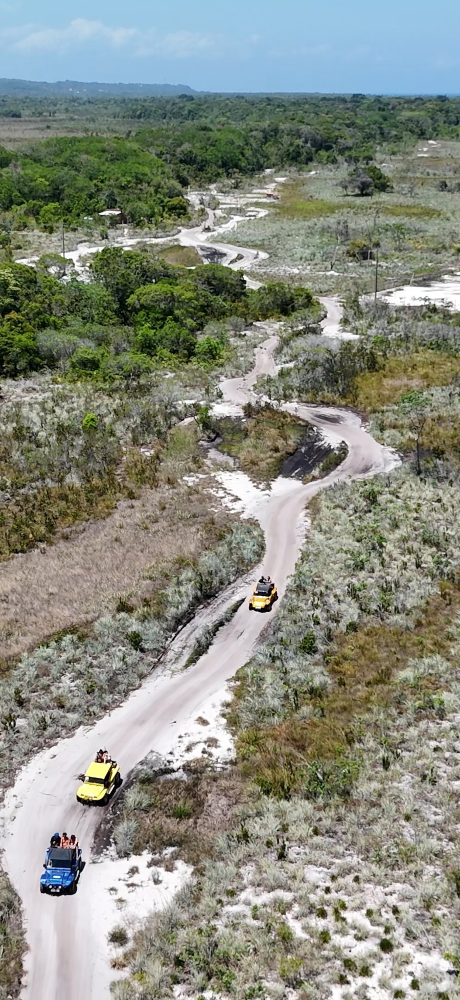 Passeio privativo de buggy pelas trilhas de Morro de São Paulo rumo à paradisíaca Praia de Garapuá.