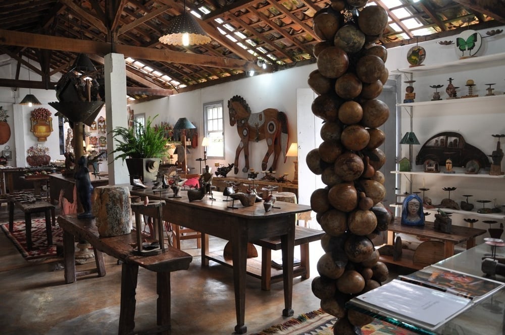 Oficina de Agosto. Tradicional artesanato do Bichinho-MG.