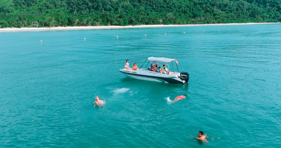Passeio de lacnha Ubatuba