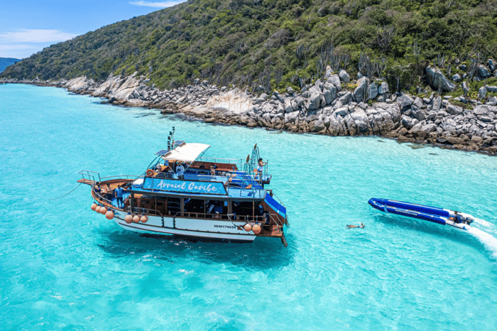 5 Razões para Fazer um Passeio de Barco em Arraial do Cabo na Sua Próxima Viagem
