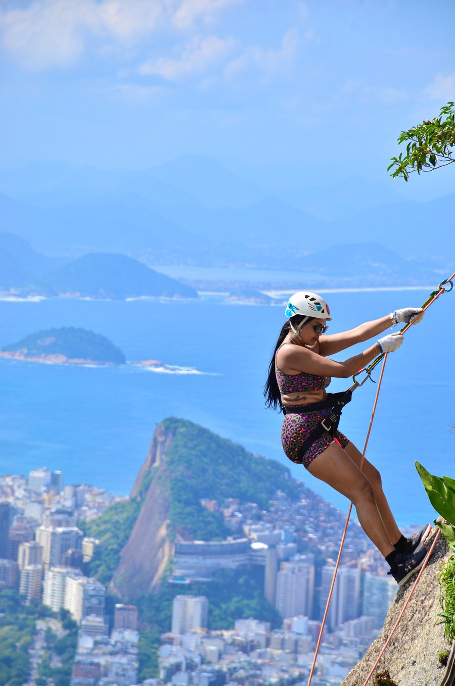 RAPEL NO TOPO DO MORRO DOIS IRMÃO 