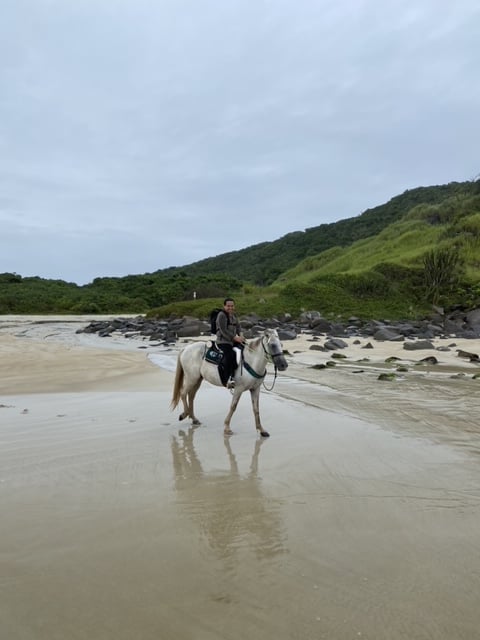 PASSEIO A CAVALO NA PRAIA EM BÚZIOS