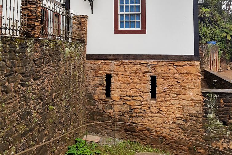 Turismo em Ouro Preto- Senzala do Palácio D'Ouro