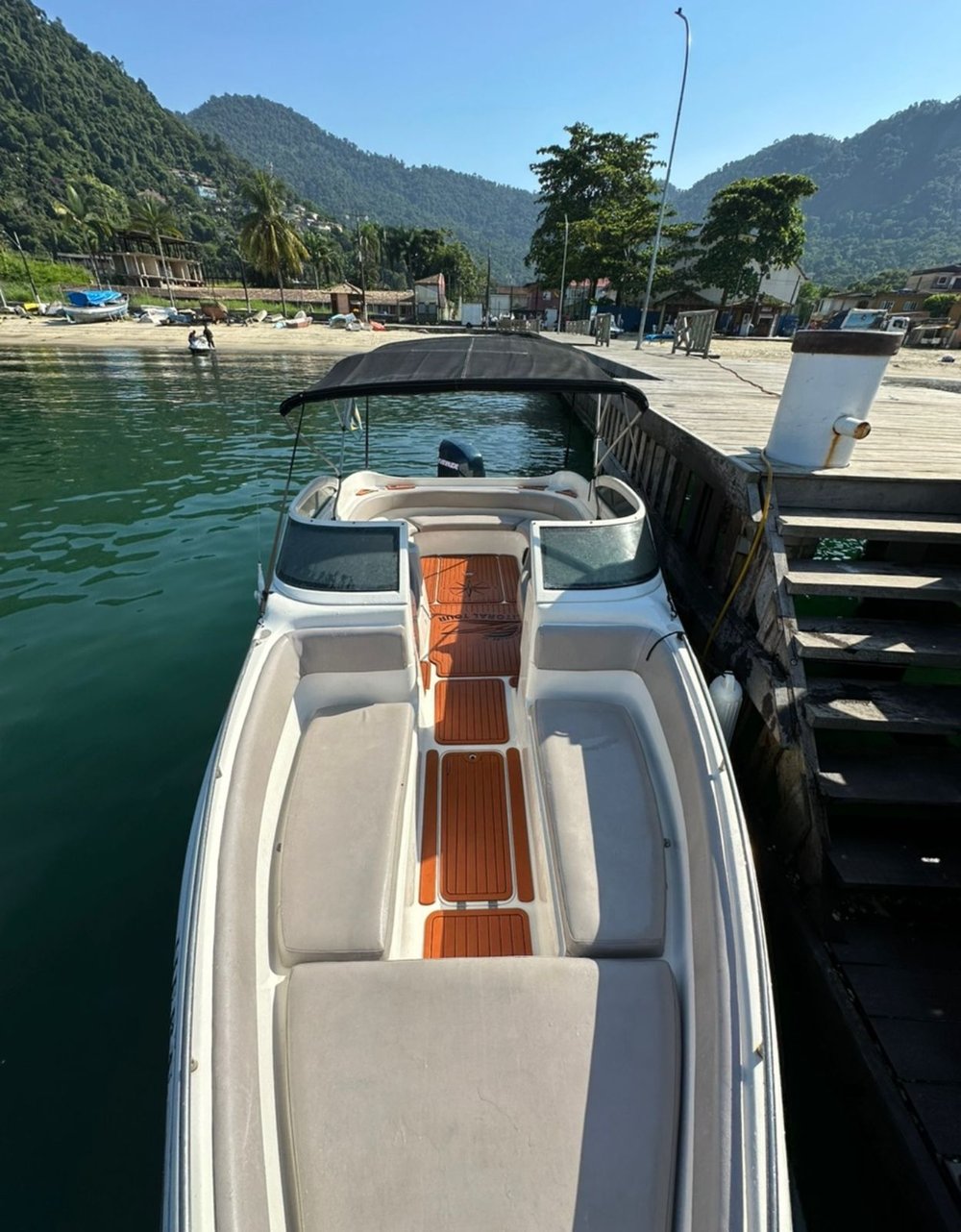 Passeio de Lancha Privativo em Angra dos Reis