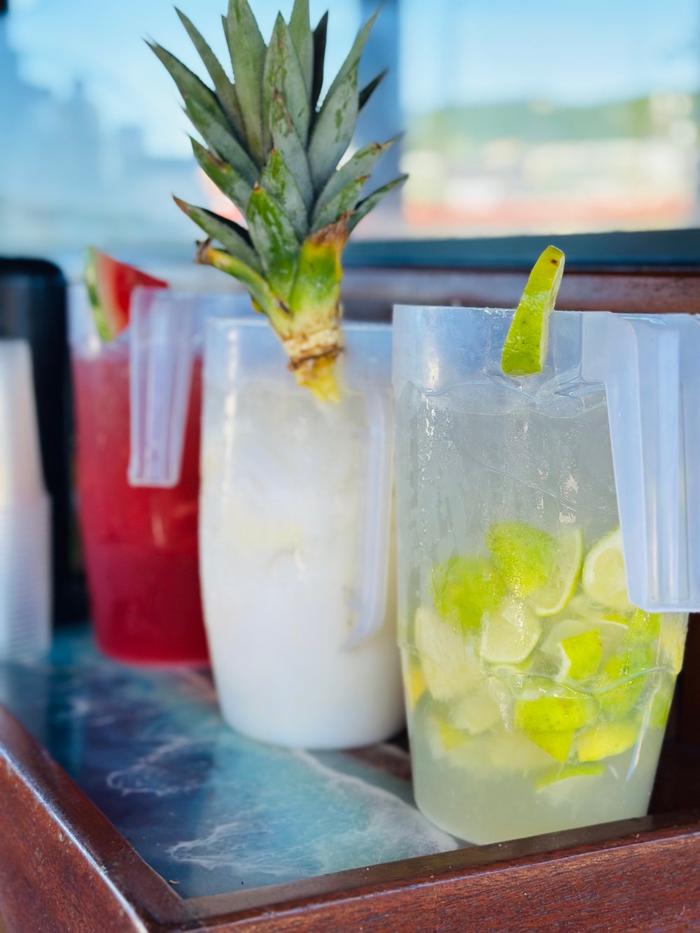 Passeio de Barco com Comida e Bebida em Arraial do Cabo