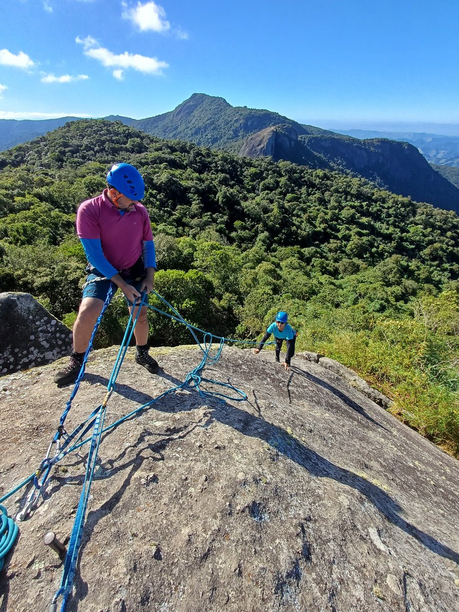 rumo ao topo do Chapéu do Bispo