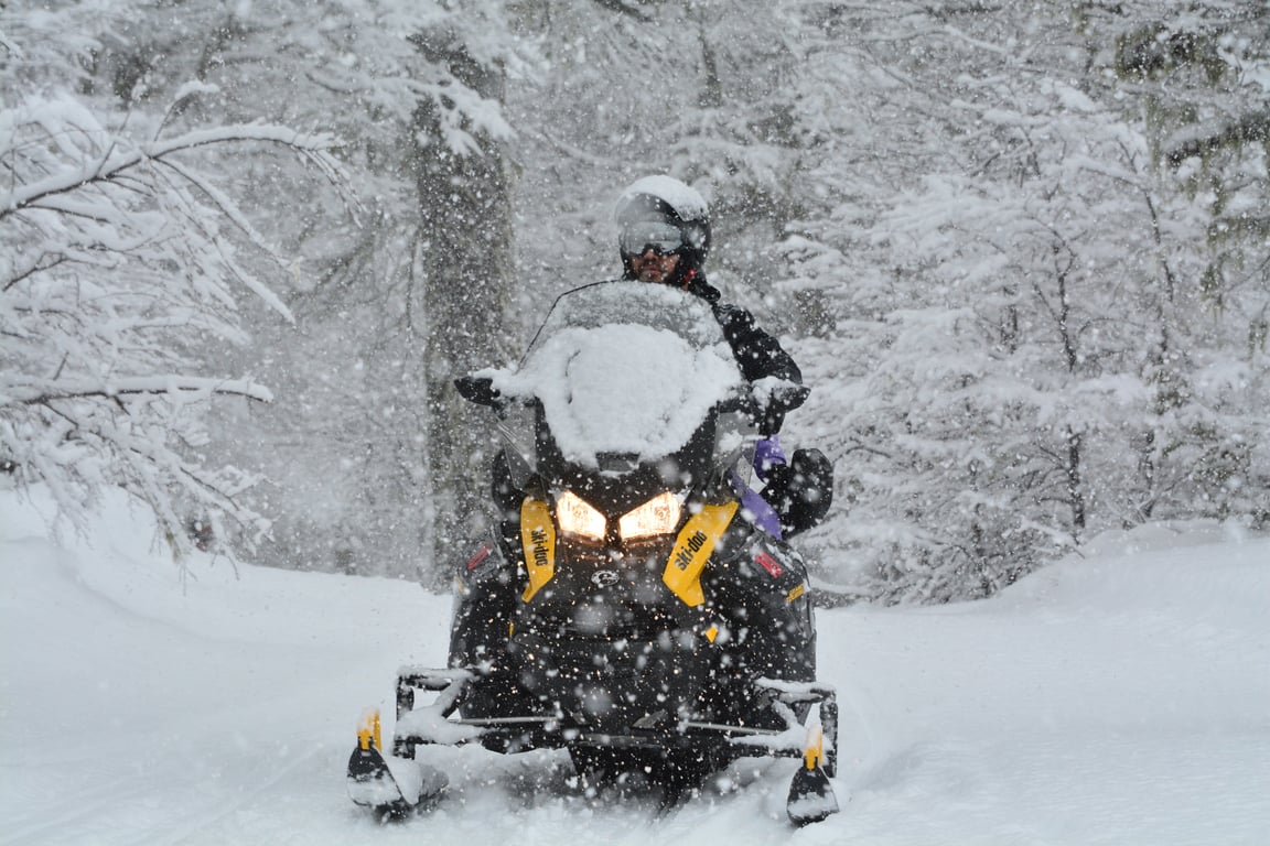 Passeio de Moto de Neve em Bariloche: Dicas, Preços e Experiências Imperdíveis