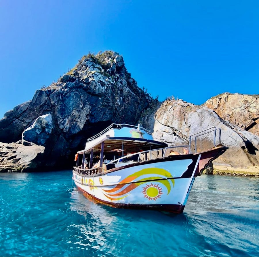 BARCO COOLER LIBERADO ARRAIAL DO CABO