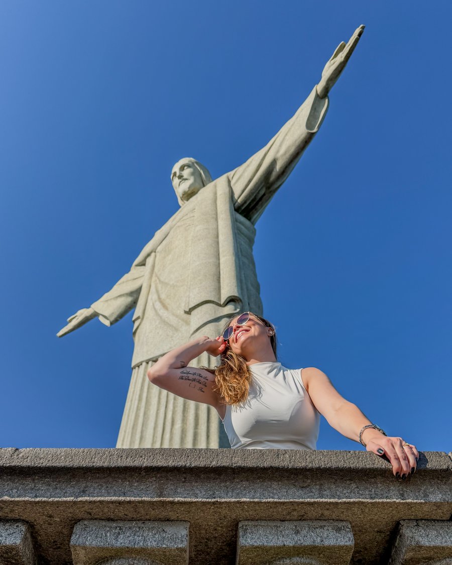 Cada detalhe pensado para sua melhor experiência. Fotos naturais e elegantes no Cristo Redentor com cenário icônico.