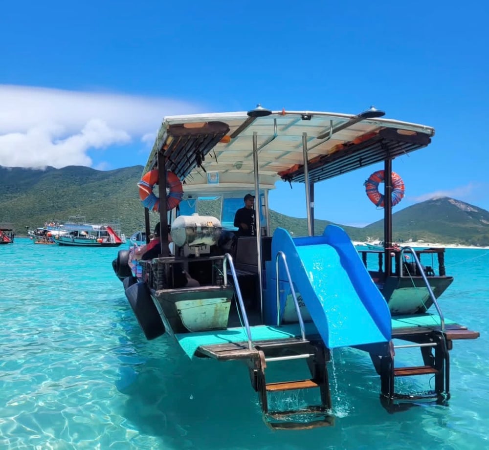 Passeio de Barco Exclusivo em Arraial do Cabo