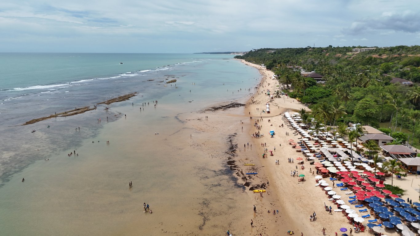 Arraial d'Ajuda — Praia do Mucugê e Centro Histórico