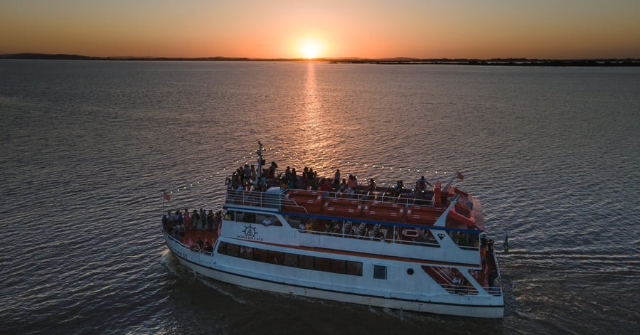 Roteiro Orla Zona Sul Cidade iluminada-  Passeio de barco em Porto Alegre
