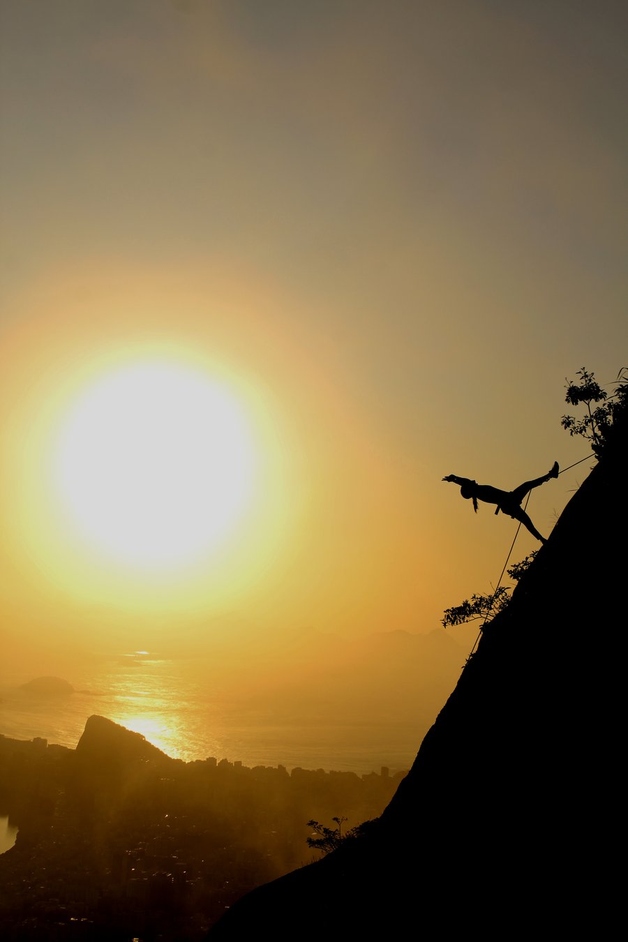 Trilha e Rapel Morro dois irmãos