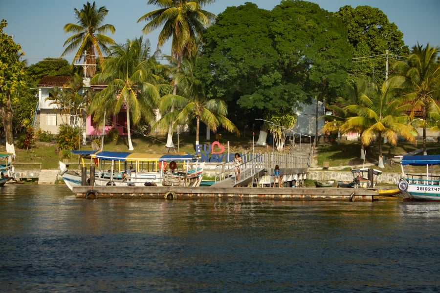 Canavieiras que é um pequeno povoado localizado na Ilha de Tinharé,