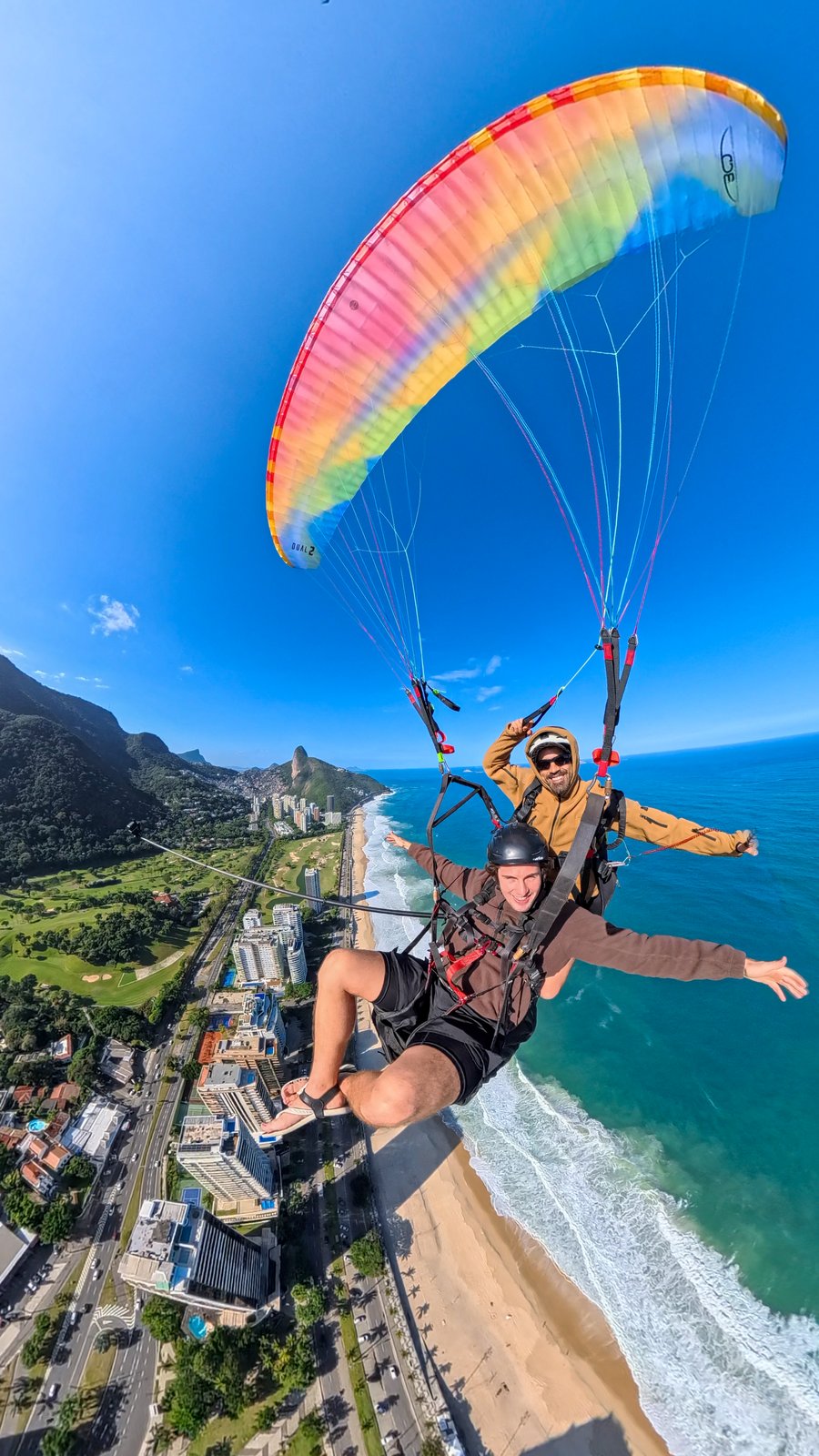 VOU DE PARAPENTE E ASA DELTA SAO CONRADO