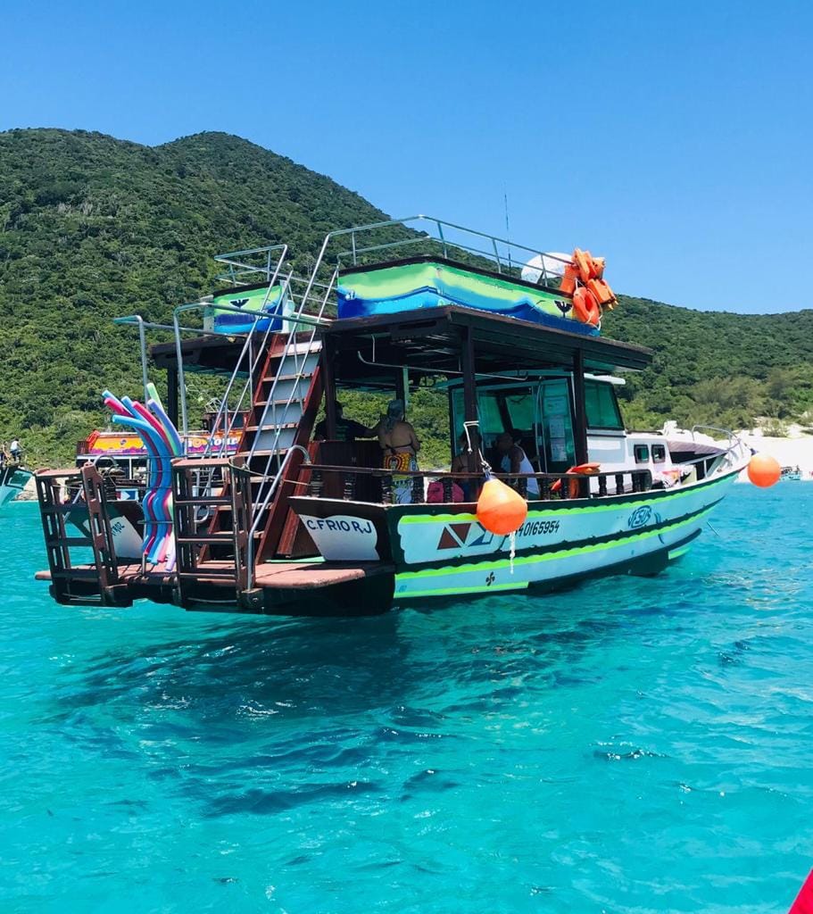 Passeio de Barco Exclusivo em Arraial do Cabo