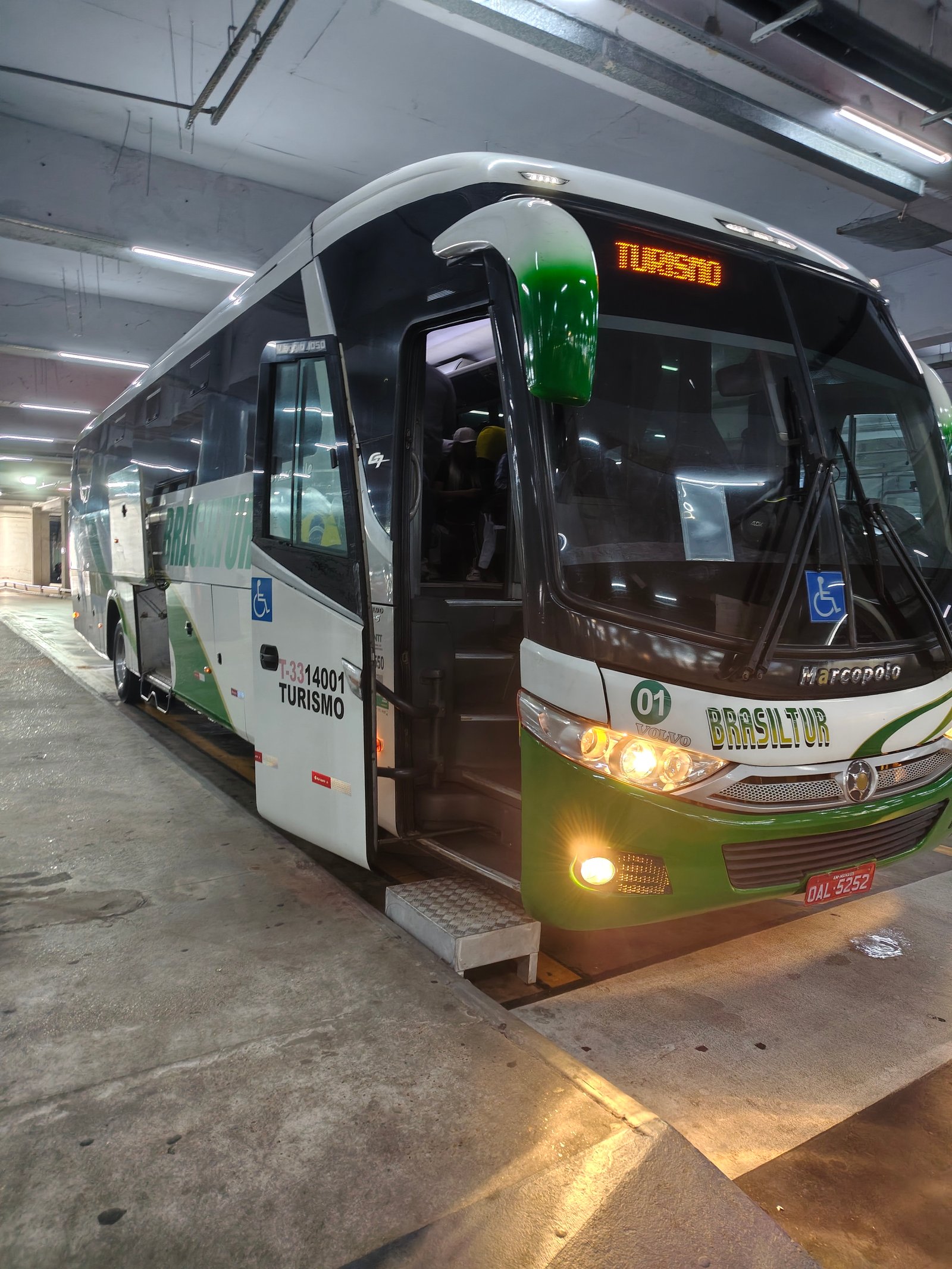 Ônibus privativo para grupos em Manaus