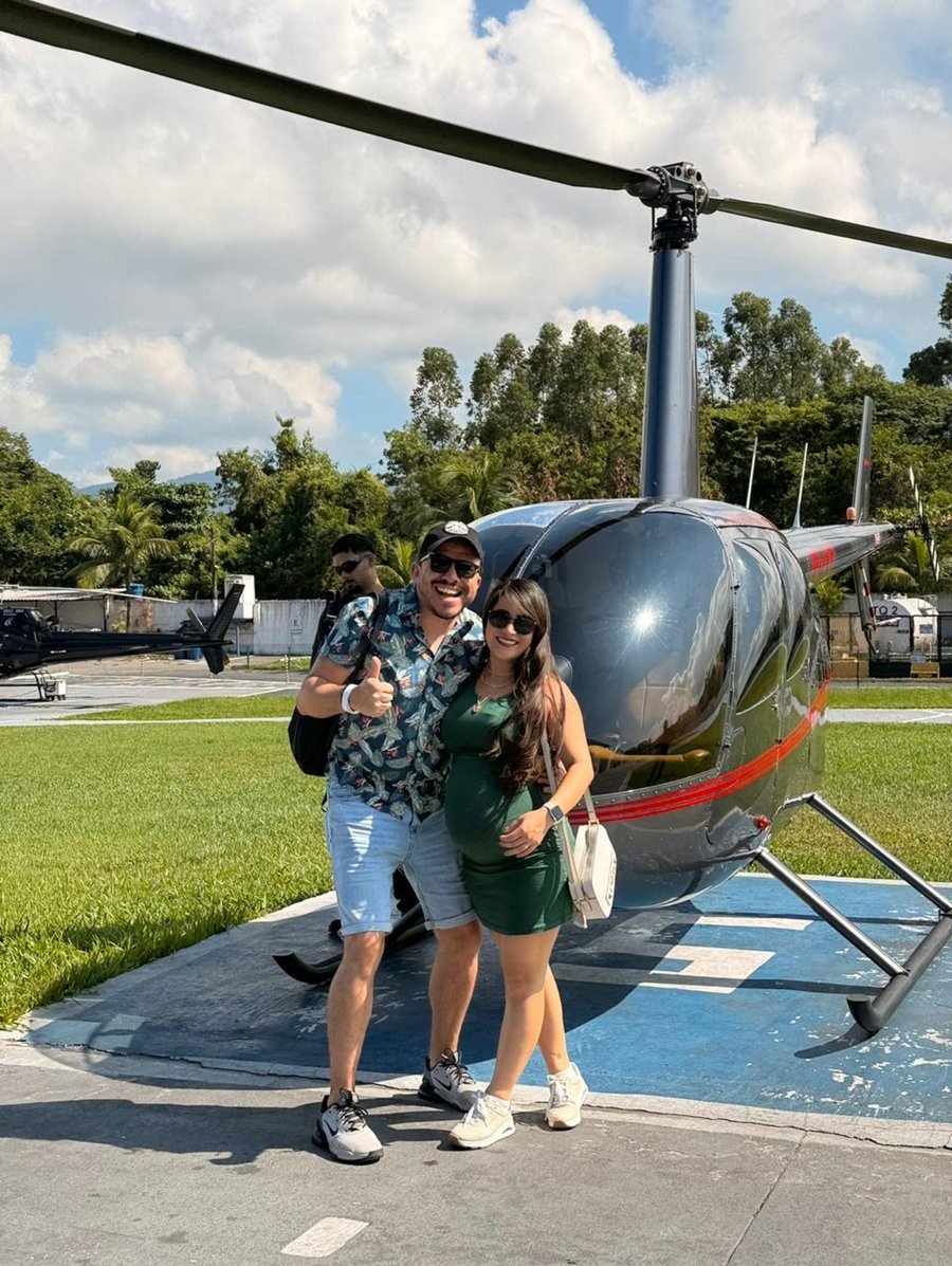 Registre momentos exclusivos durante um passeio aéreo sobre as paisagens mais famosas do Rio.