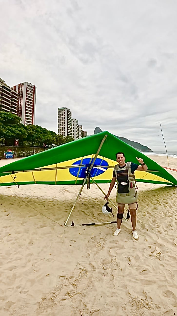 Pouso de Asa Delta na praia