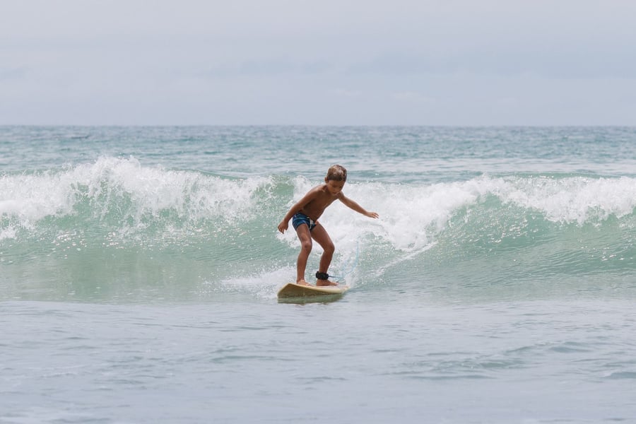 Aula de surf para iniciantes