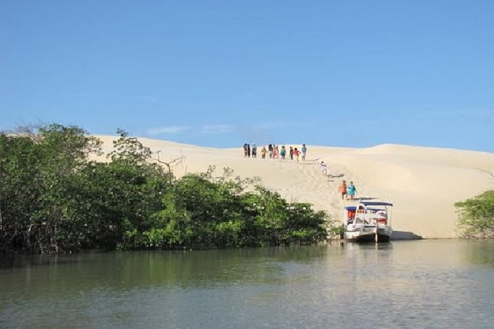 Passeio náutico pelas Fronhas Maranhenses, município de Raposa