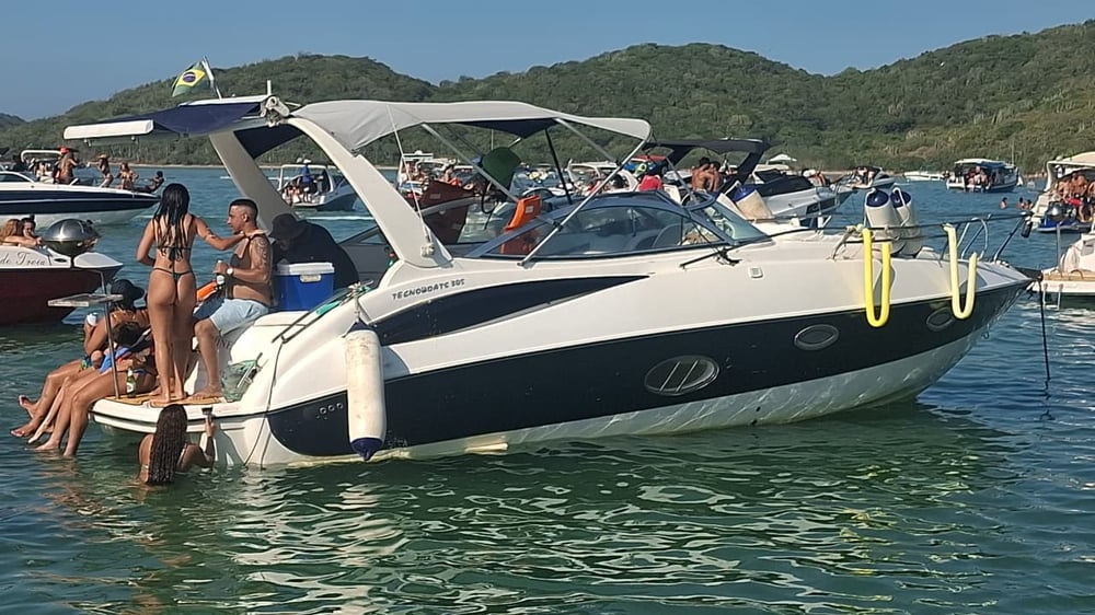 Passeio de Lancha em Arraial do Cabo e Cabo Frio