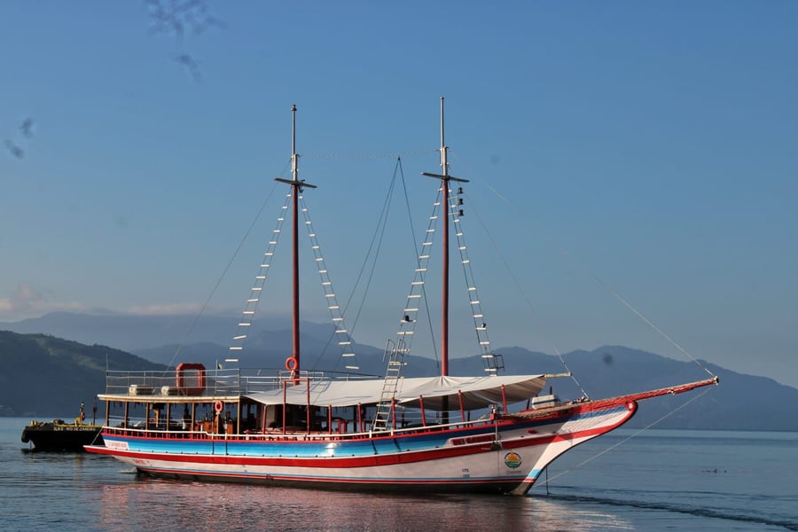 Escuna Baía da Ilha Grande
